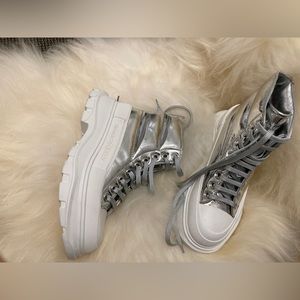 Authentic Alexander McQueen Puffer Tread Slick Metallic Leather!!